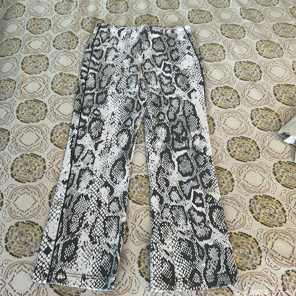 Lysse Large Python Stretch Cropped Denim Pants So… - image 1